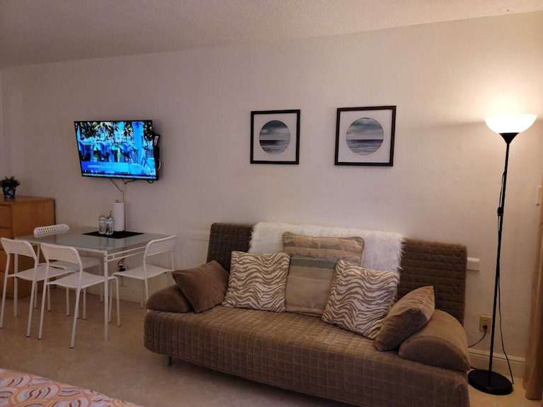 Spectacular Studios, 4 People, On The Beach, Direct Access In Sunny Isles Beach - Aventura, FL