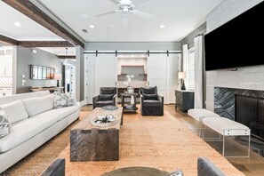 Smart TV, fireplace, stereo