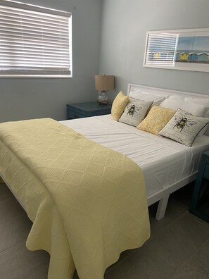 3 habitaciones, escritorio, tabla de planchar con plancha y wifi gratis 