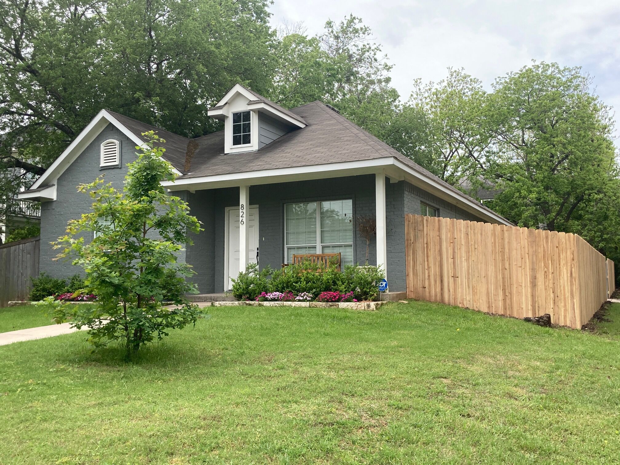Oso Comfortable Cottage - Designed by the Harps - Sleeps 8