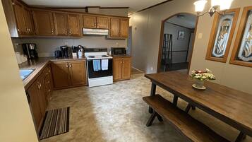 Refrigerador, microondas, horno y lavavajillas