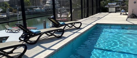 屋外プール、温水プール
