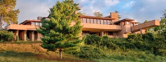 Luxury Retreat in Prime Downtown Spring Green Location