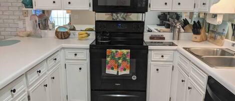 Fridge, microwave, dishwasher, coffee/tea maker