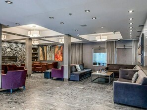 Interior - Lux King Suite/1 King bed & 1 Sofa Bed/Water Park open/Balc BBQ & sofa/MTN view (Canmore)