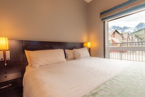 1 bedroom, desk, iron/ironing board, WiFi