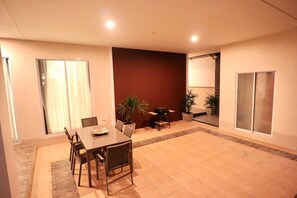 Deluxe Villa | In-room dining