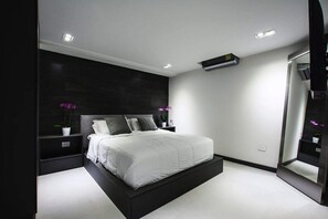 8 camere, Wi-Fi gratuito, lenzuola