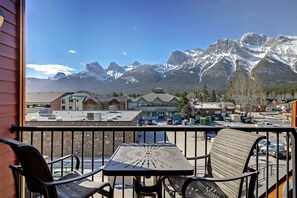 Outdoor dining - Canmore Place 312 | Downtown, Three Sisters Views (Canmore)
