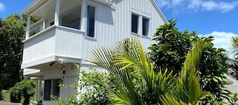 House - sleeps six near the beach