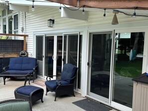 Exterior detail - Villa on the Grand (Lansing)