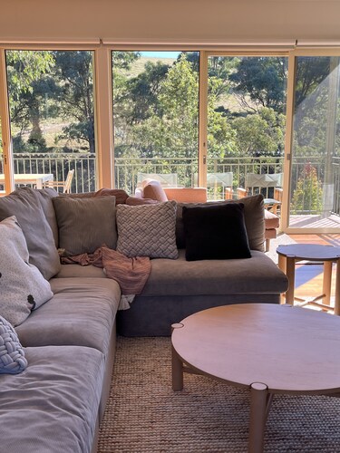Mt Buller- Delatite River House Sleeps 12