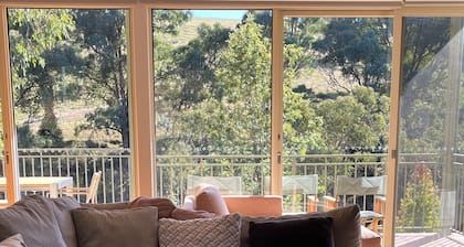 Mt Buller- Delatite River House Sleeps 12