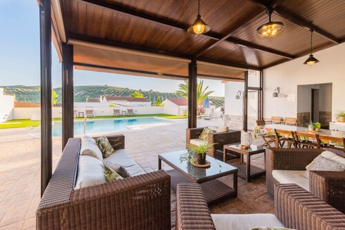 Amazing villa in the south of Córdoba: In the heart of Andalusia!