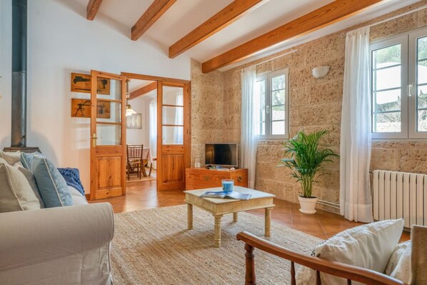 Televisie en een open haard