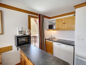 Fridge, microwave, dishwasher, toaster