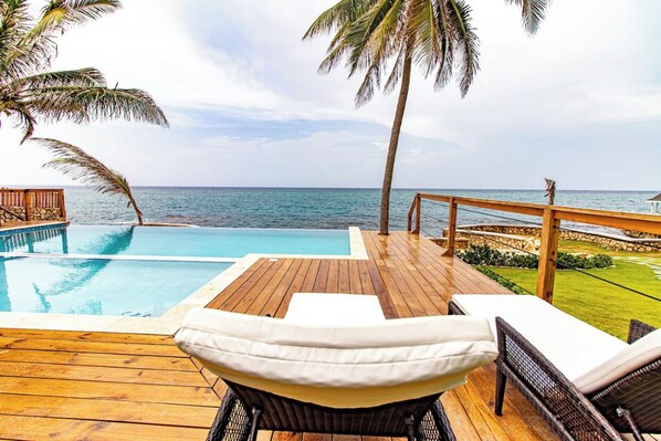 Alberca al aire libre 