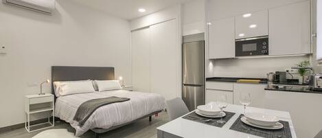 1 bedroom, iron/ironing board, free WiFi, bed sheets