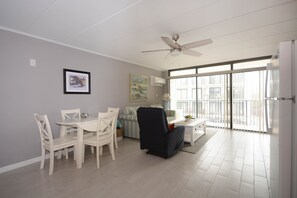 DVD player - Stylish 1 bedroom condo located downtown in a family-friendly neighborhood only a few streets from the boardwalk and a short stroll to the beach! (Ocean City)