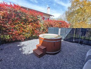 Baignoire à remous extérieure