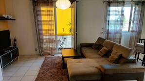 Living area - Large, bright T4 - 6 people - Beaches & center Montpellier (Montpellier)