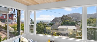 124H #2: Cozy 2 Bedroom Unit, Stunning Views, BBQ, GOLF CART