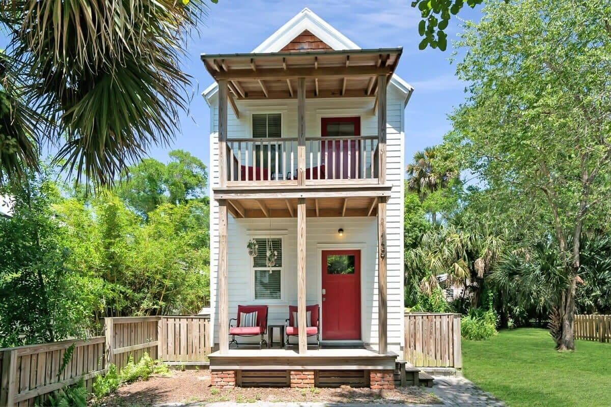 Photo 3 of Hot Tub, Propane BBQ, Downtown St. Aug, Parking