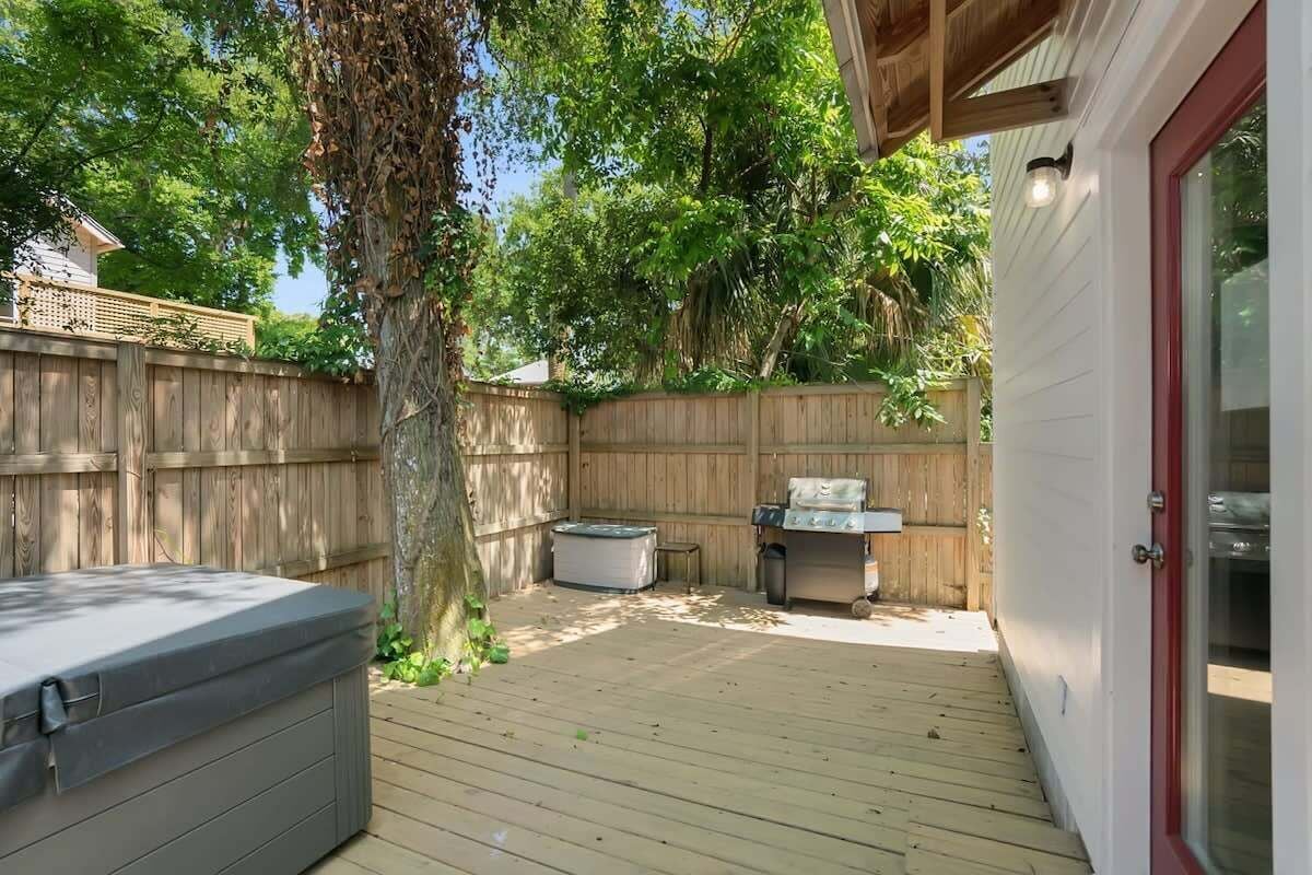 Photo 17 of Hot Tub, Propane BBQ, Downtown St. Aug, Parking