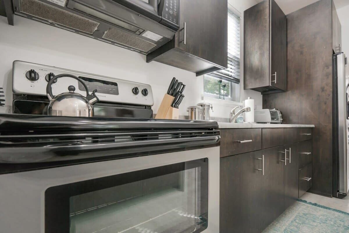 Photo 14 of Hot Tub, Propane BBQ, Downtown St. Aug, Parking