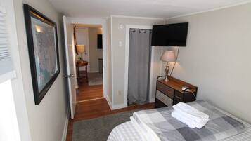 4 habitaciones, tabla de planchar con plancha y wifi