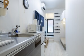 WiFi (無料)、ベッドシーツ