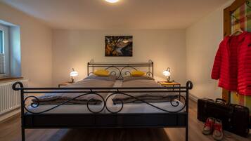 Maisonette | 1 Schlafzimmer, hochwertige Bettwaren, individuell dekoriert