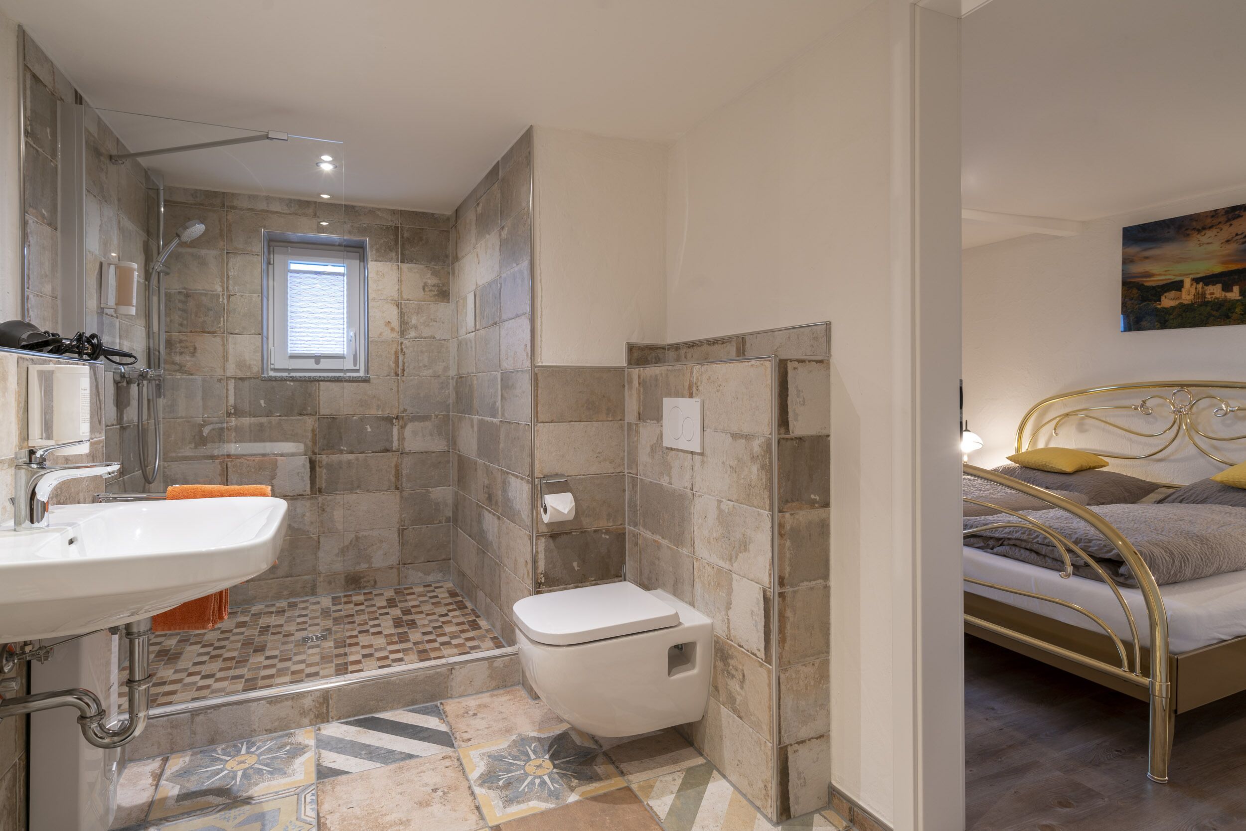 Junior-Apartment | Badezimmer | Dusche, kostenlose Toilettenartikel, Haartrockner, Seife
