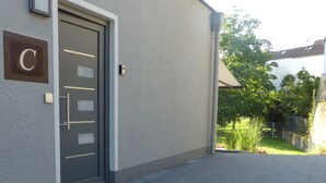 Unclassified image, 2 of 96, button - Hohnemichel Haus (Boppard)