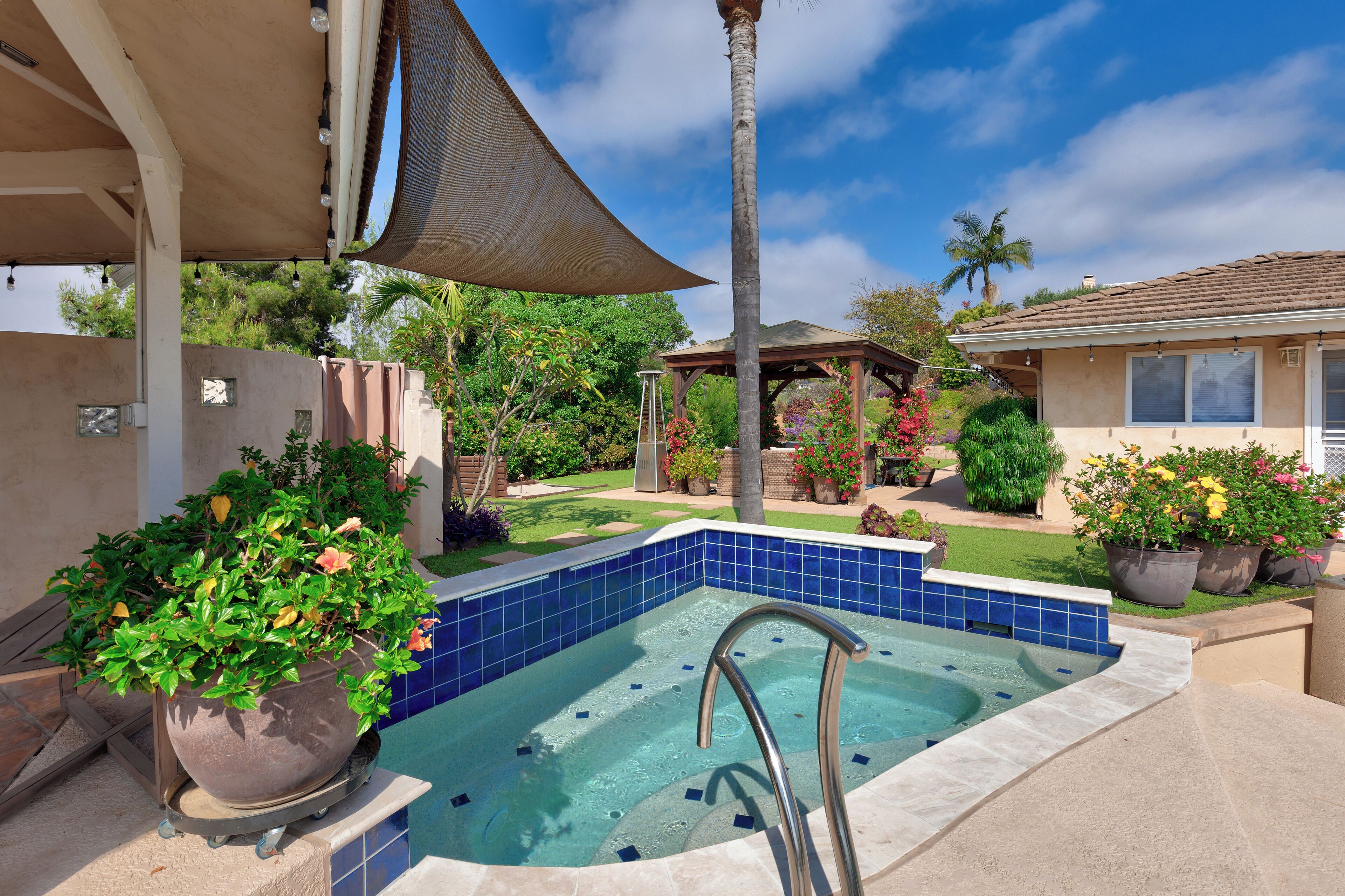 10-12 person spa