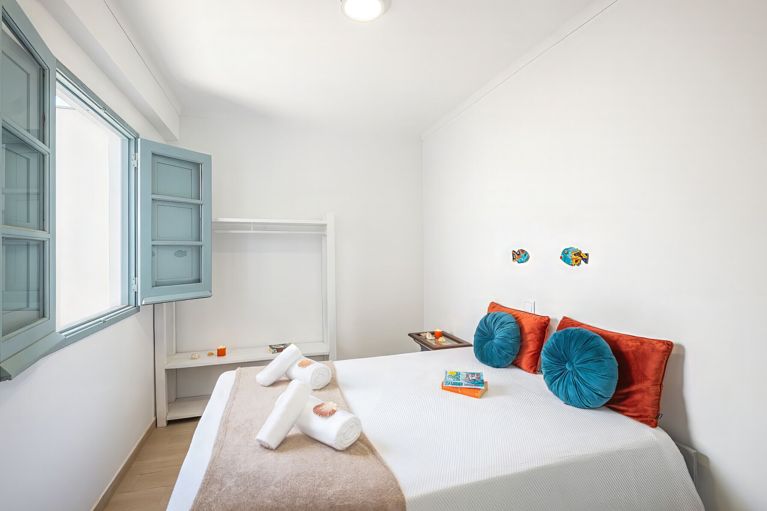 6 habitaciones, tabla de planchar con plancha y wifi gratis 