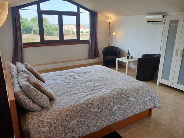 1 bedroom, free WiFi, bed sheets