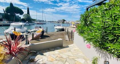 Magnificent Marina with Jacuzzi in front of the lake, Grau du roi, Port Camargue