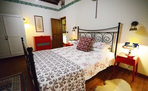 1 chambre, fer et planche à repasser, lit parapluie, Wi-Fi gratuit