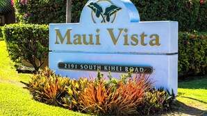 Segnale per 'Maui Vista' con l'indirizzo '2191 South Kihei Road'.