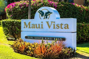 Exterior detail - Beautifully updated ground floor condo. Just steps from the beach and pool! (Kihei)
