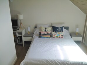 2 chambres, fer et planche à repasser, lit parapluie, Wi-Fi gratuit