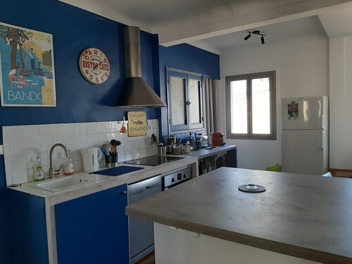 Loft 80m2 top floor 100m beach & center Bandol