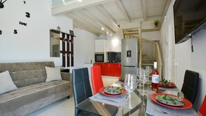 Biệt thự | Bếp riêng | Tủ lạnh, lò vi sóng, lò nướng, bếp nấu