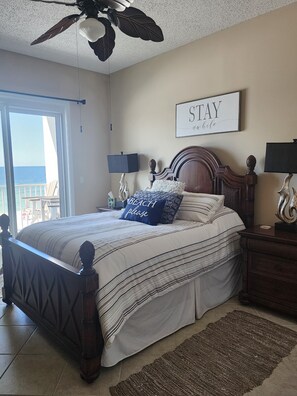 2 bedrooms, free WiFi, bed sheets - Beautiful beachfront views- Perdido Key at Windemere, 2 covered parking spots
(Pensacola)