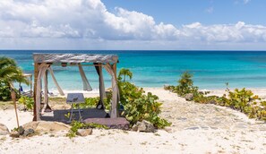 On the beach, sun-loungers, beach towels - Villa Ocean - Indulge Yourself in Paradise (Indigo Bay)