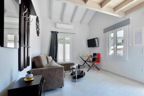 Villa | Living area | 30-inch TV with digital channels - Villa Bratou Terra (Corfu)