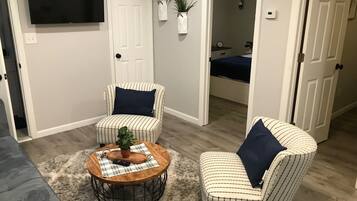 2 chambres, fer et planche à repasser, Wi-Fi gratuit, draps fournis