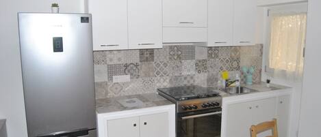 Fridge, oven, stovetop, toaster