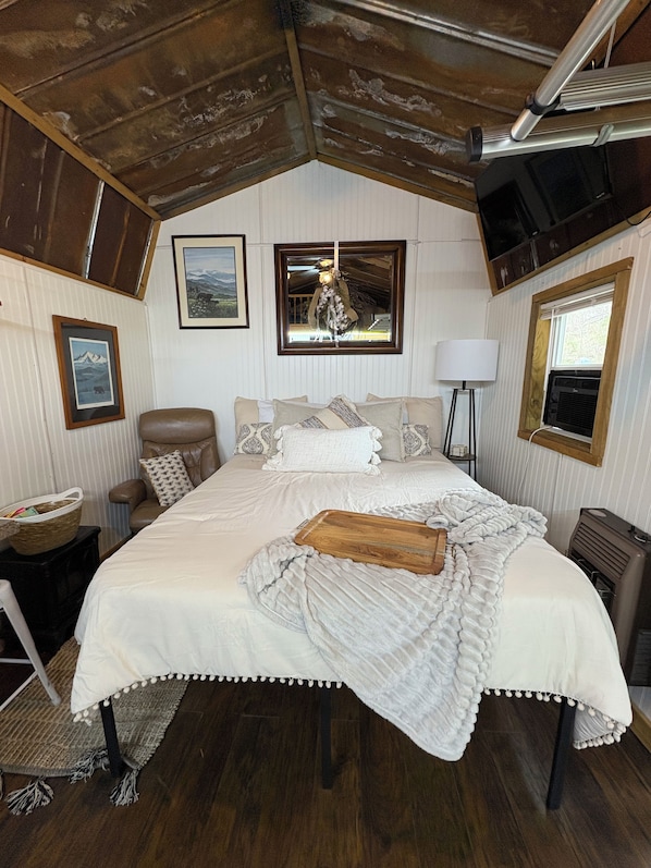 1 bedroom, free WiFi, bed sheets - Waterfront Collin’s cabin (Spruce Pine)